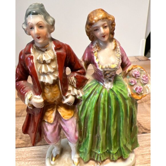 Vintage Hand-Painted Ceramic Figurine Set Man & Woman 18th Century Attire Made I - Picture 2 of 4